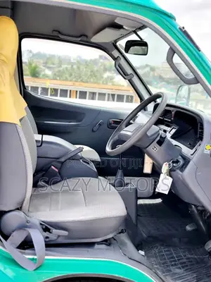Toyota HiAce 2002