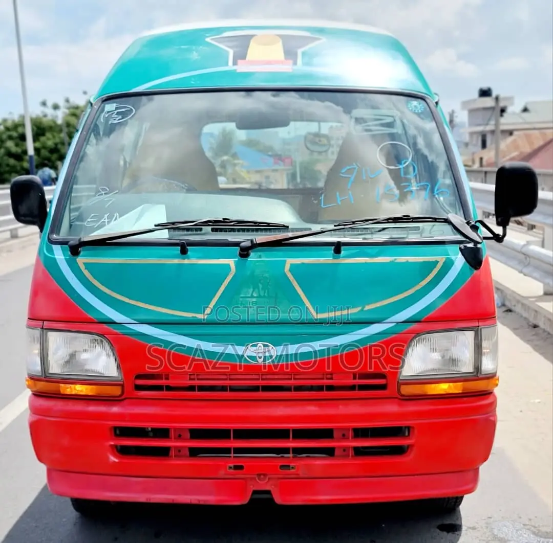 Toyota HiAce 2002