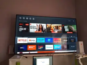 HISENSE SMART UHD TV // 43inches // No Box // USED
