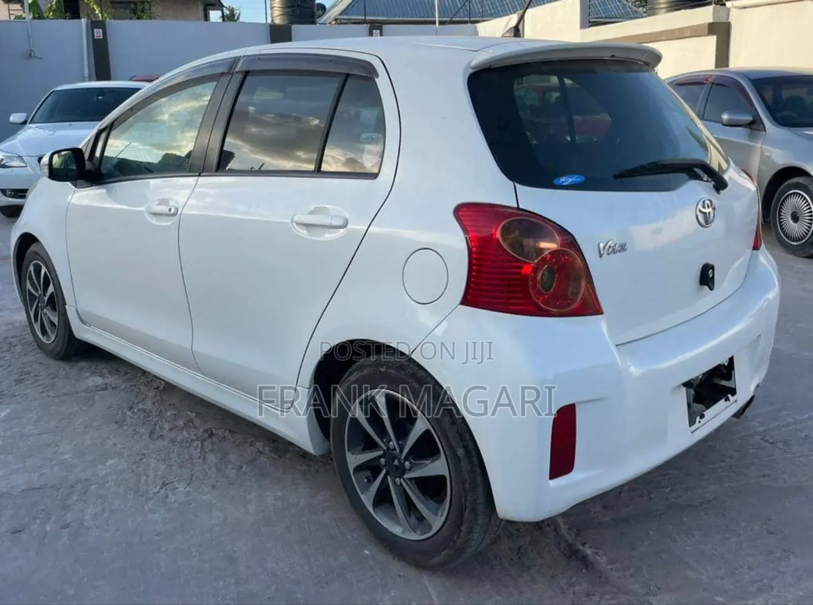 Toyota Vitz 2009 White