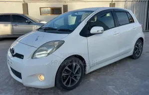 Toyota Vitz 2009 White