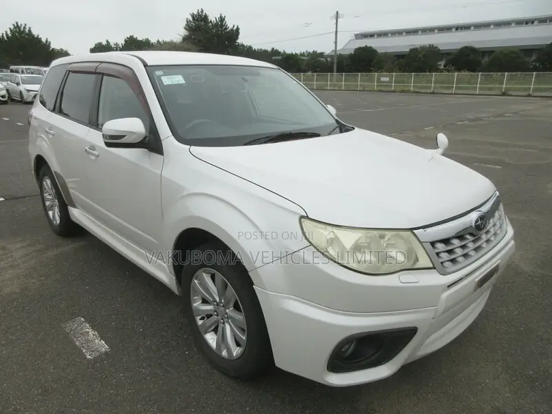 Subaru Forester 2010 Pearl