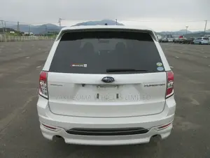 Subaru Forester 2010 Pearl
