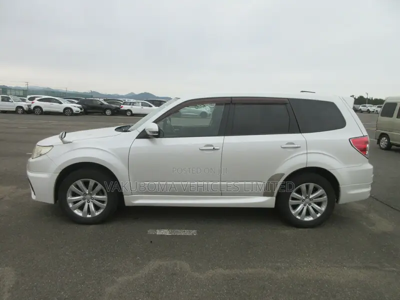 Subaru Forester 2010 Pearl