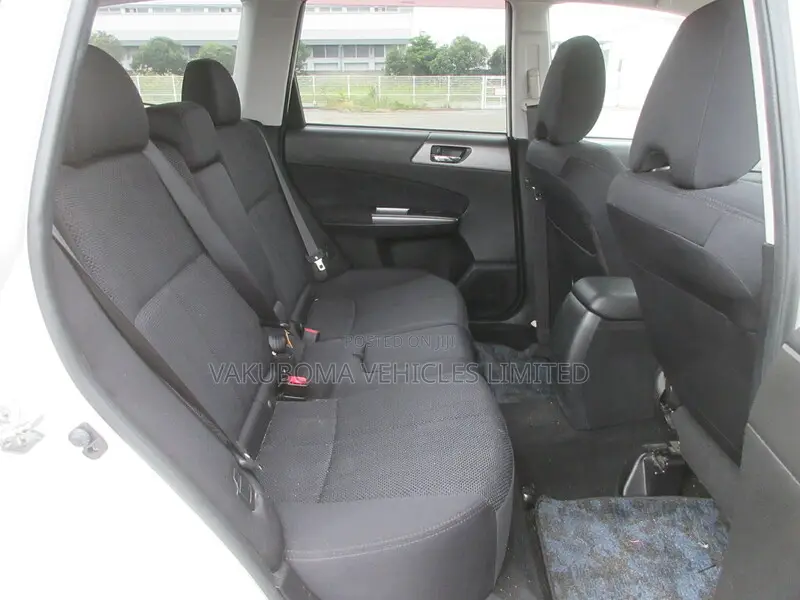 Subaru Forester 2010 Pearl