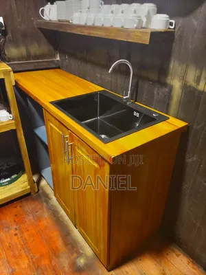 Carbinate Milango Mi Nne Mikubwa Pamoja Na Sinki