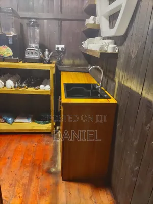 Carbinate Milango Mi Nne Mikubwa Pamoja Na Sinki