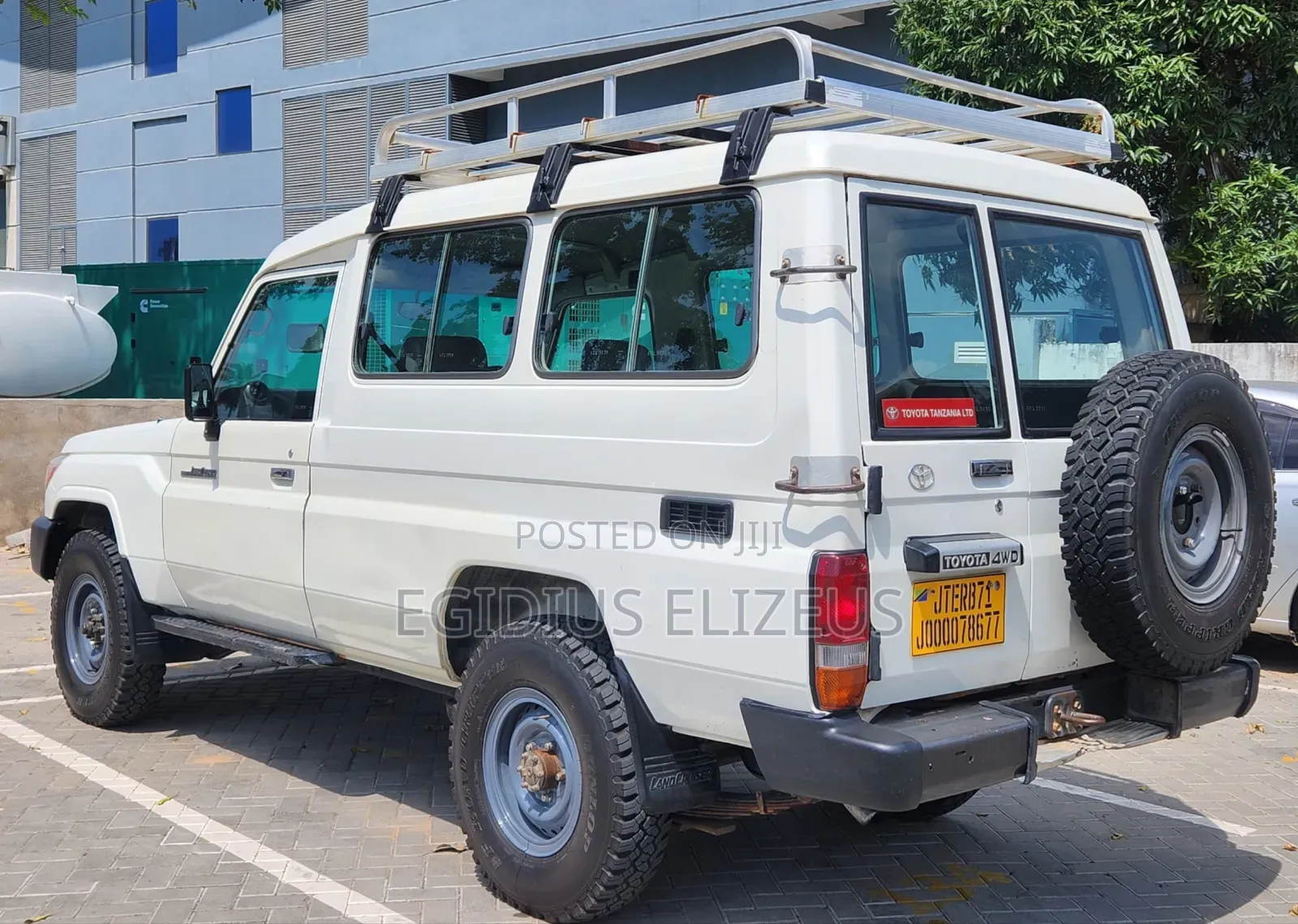Toyota Land Cruiser 2013 White