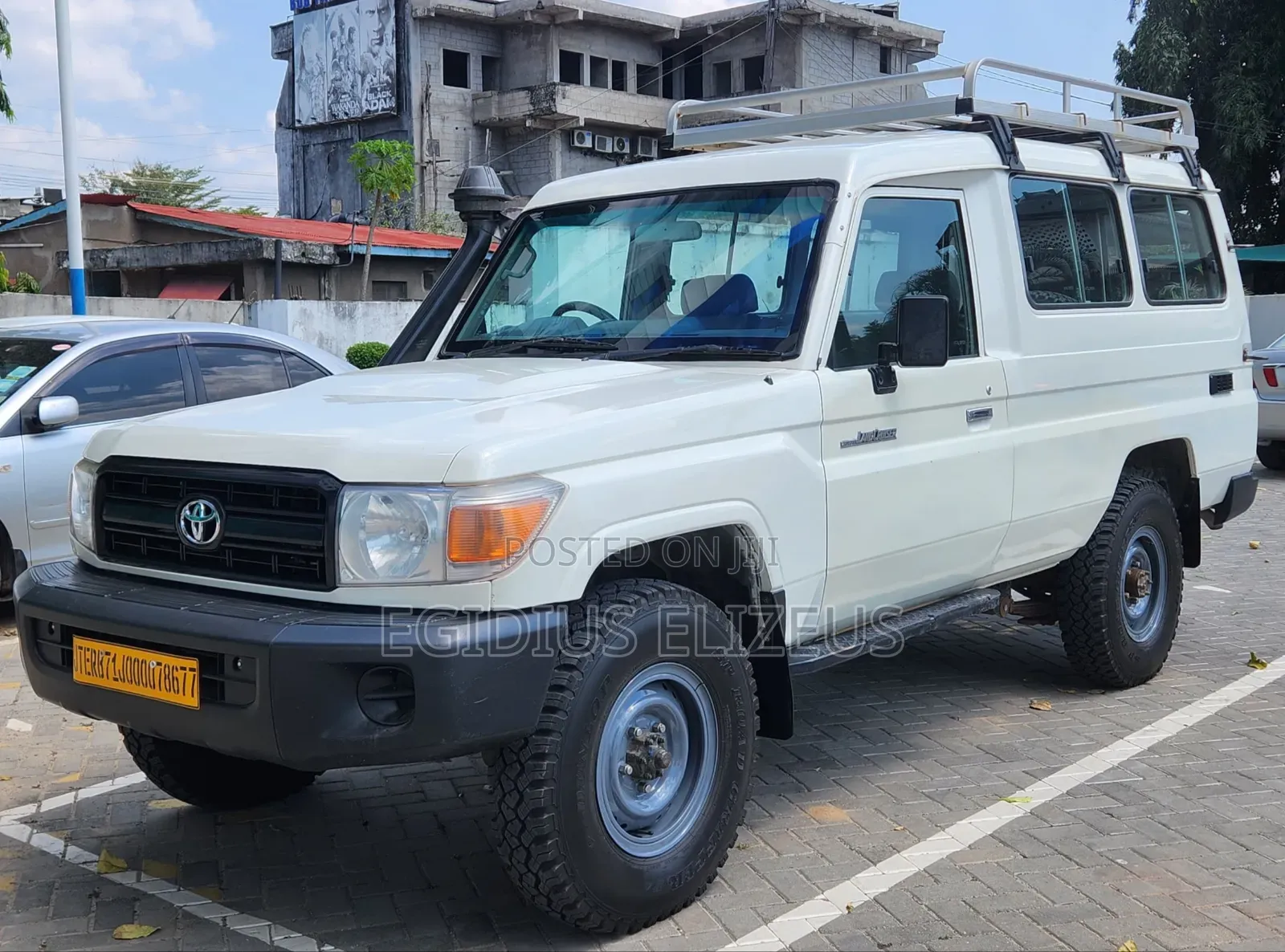 Toyota Land Cruiser 2013 White