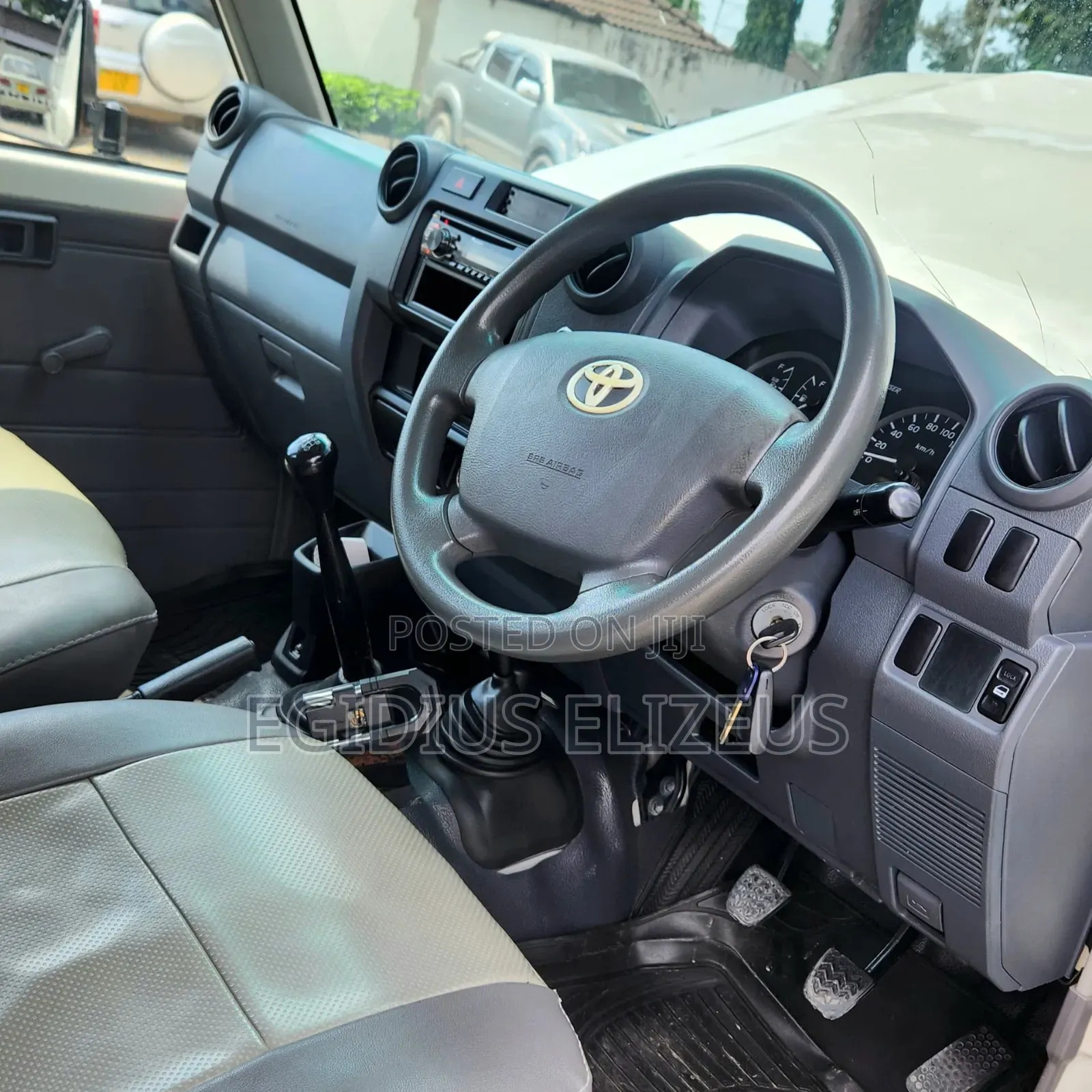 Toyota Land Cruiser 2013 White