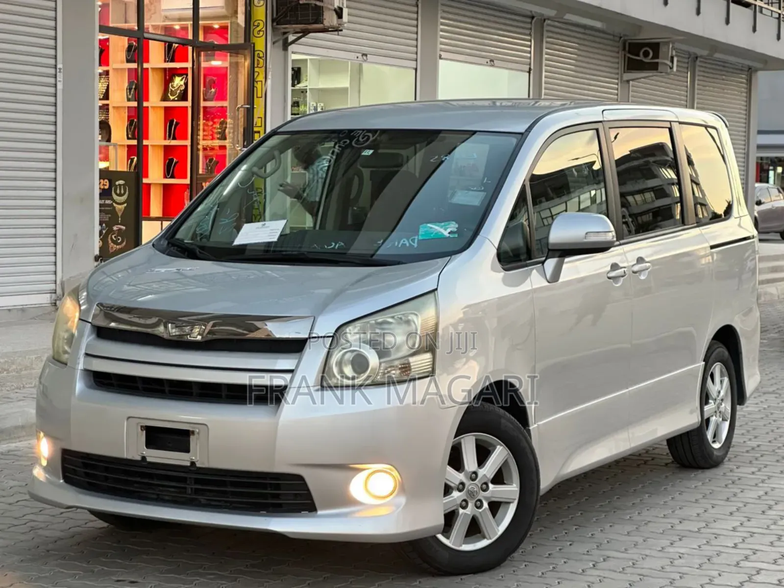 Toyota Noah 2007 Silver