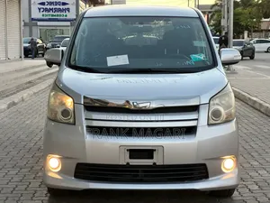 Toyota Noah 2007 Silver