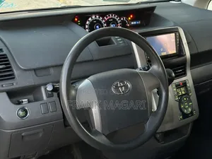 Toyota Noah 2007 Silver