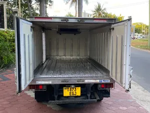 Mitsubishi Canter 2005 White