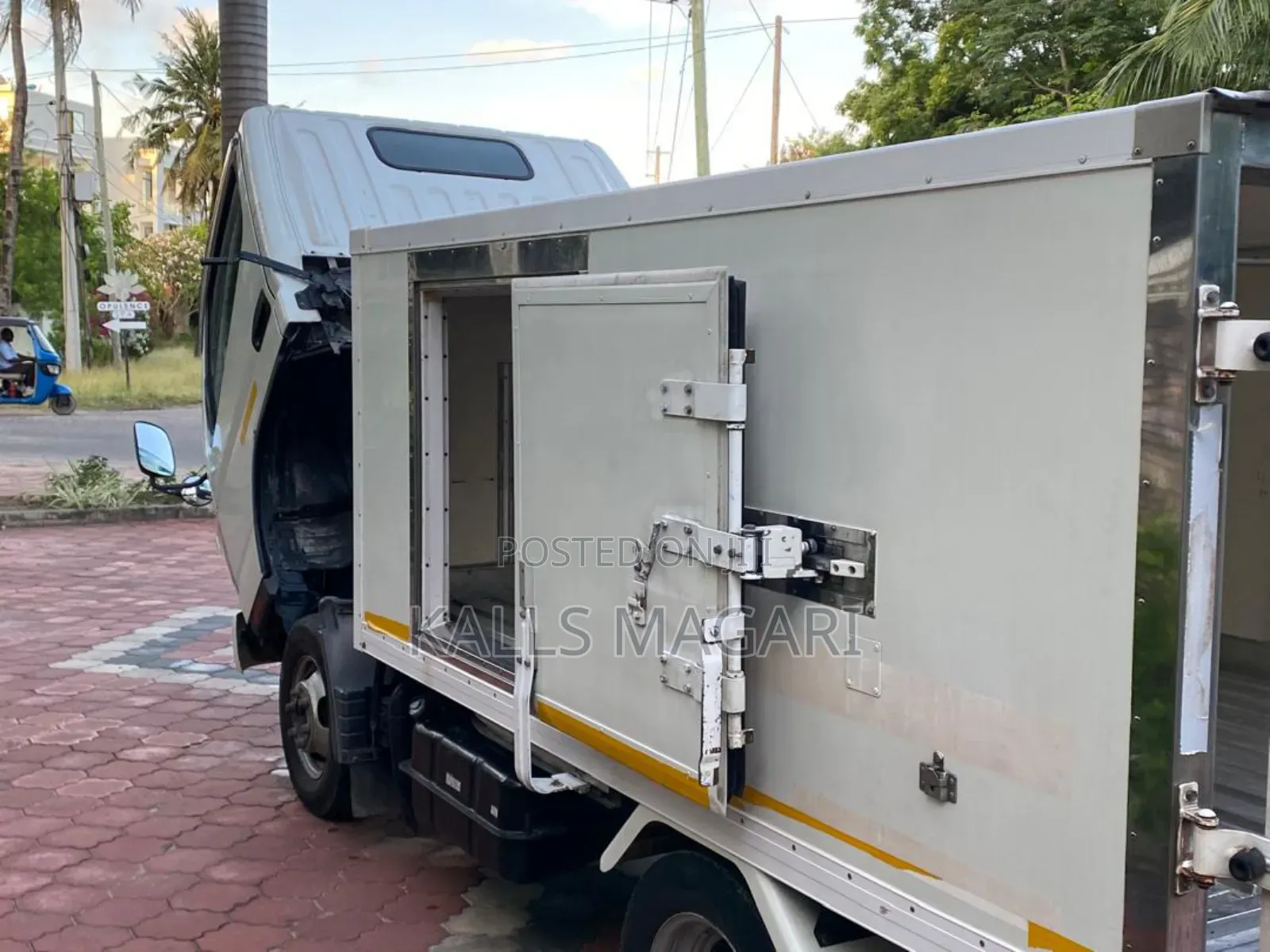 Mitsubishi Canter 2005 White