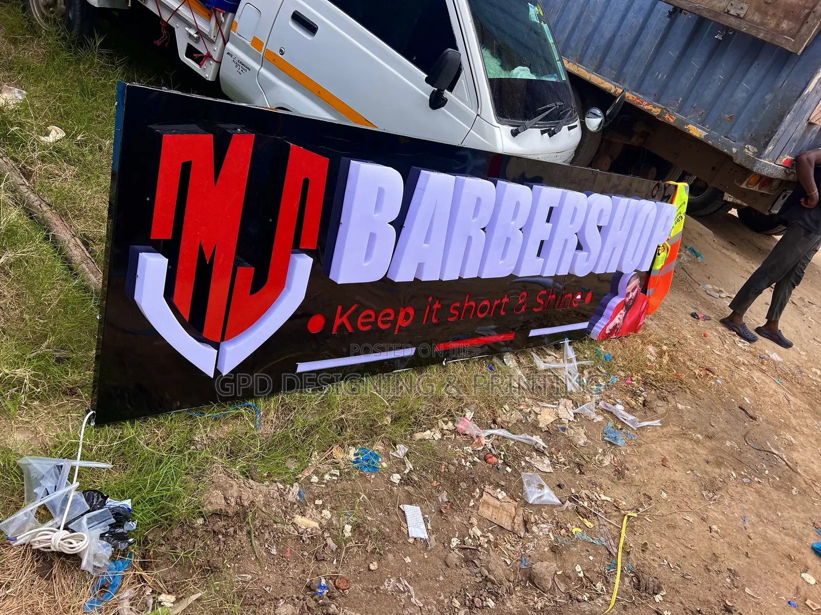 Mabango Yenye Kuvutia Tupigie