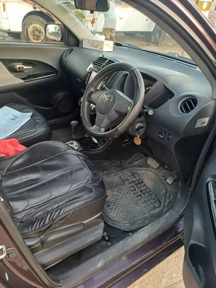 Toyota IST 2007 Purple