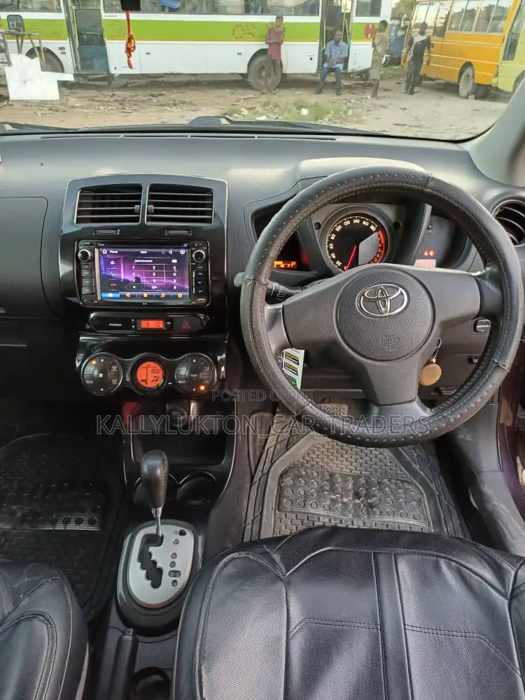 Toyota IST 2007 Purple