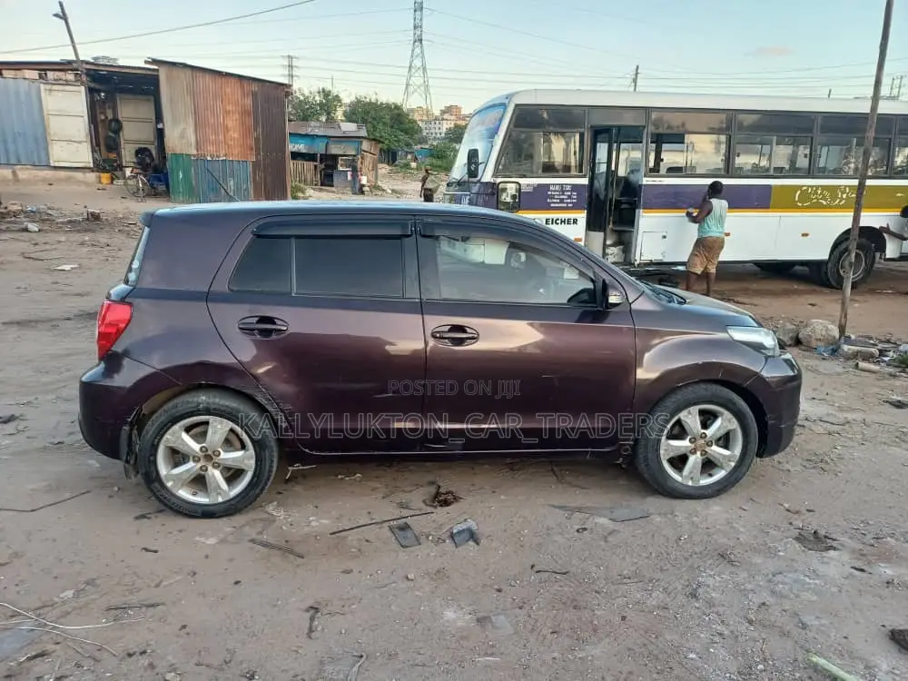 Toyota IST 2007 Purple