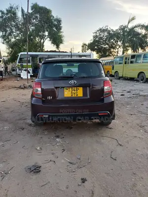 Toyota IST 2007 Purple