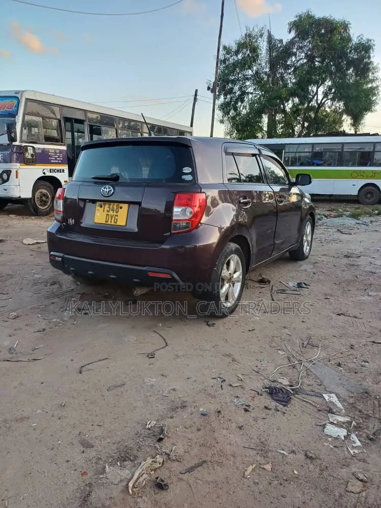 Toyota IST 2007 Purple