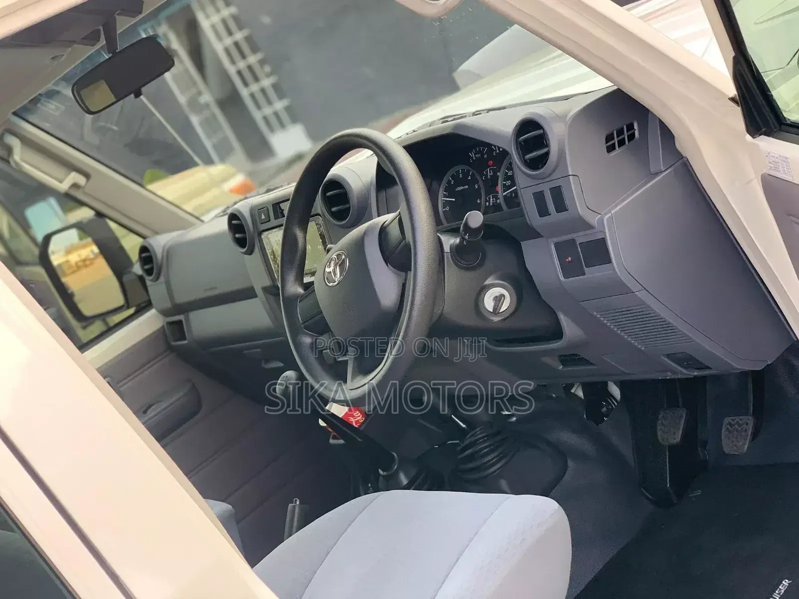 Toyota Land Cruiser 2024 White