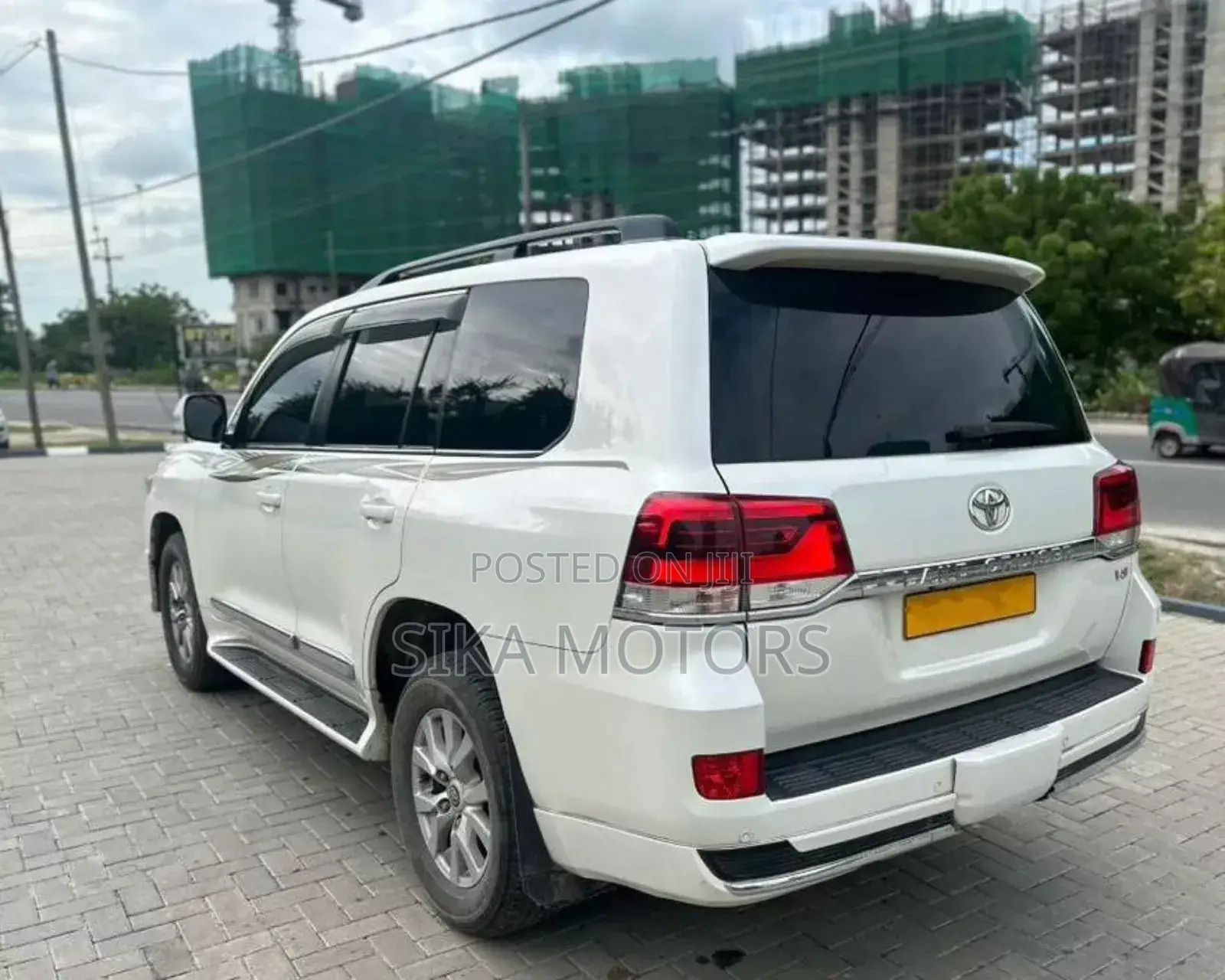 Toyota Land Cruiser 2017 White