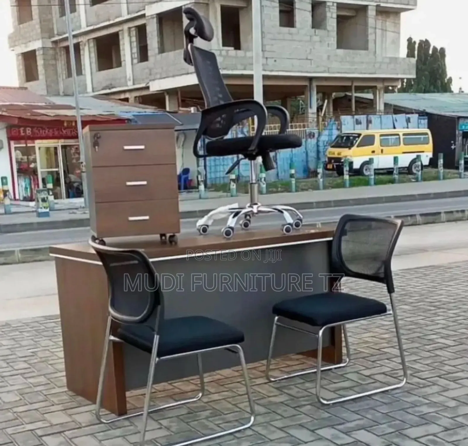 Meza Ya 140cm Na Viti Vitatu
