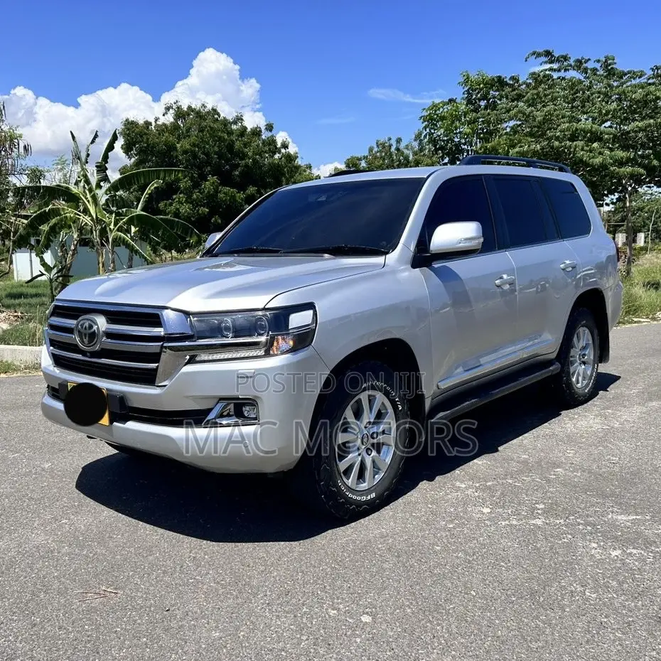 Toyota Land Cruiser 4.5 V8 VXR 2017 Silver