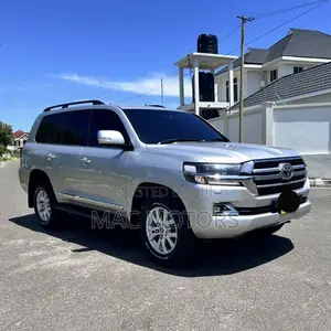 Toyota Land Cruiser 4.5 V8 VXR 2017 Silver