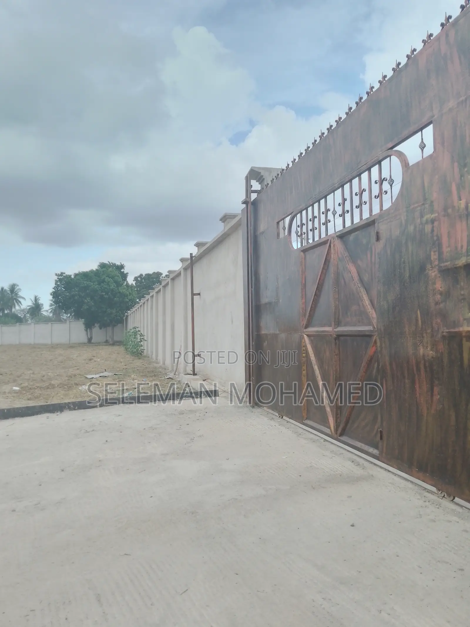 Yard Inauzwa Mbagala Ina Face Barabara Kuu.Ina Heka 3