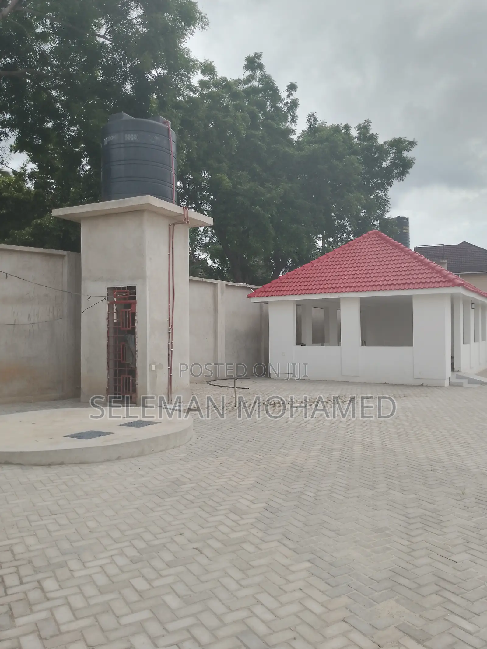Yard Inauzwa Mbagala Ina Face Barabara Kuu.Ina Heka 3