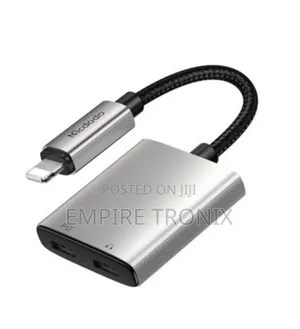 McDodo 2 in 1 Lightning to Dual Lightning Audio Adapter