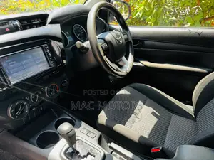 Toyota Hilux 2018 Burgundy