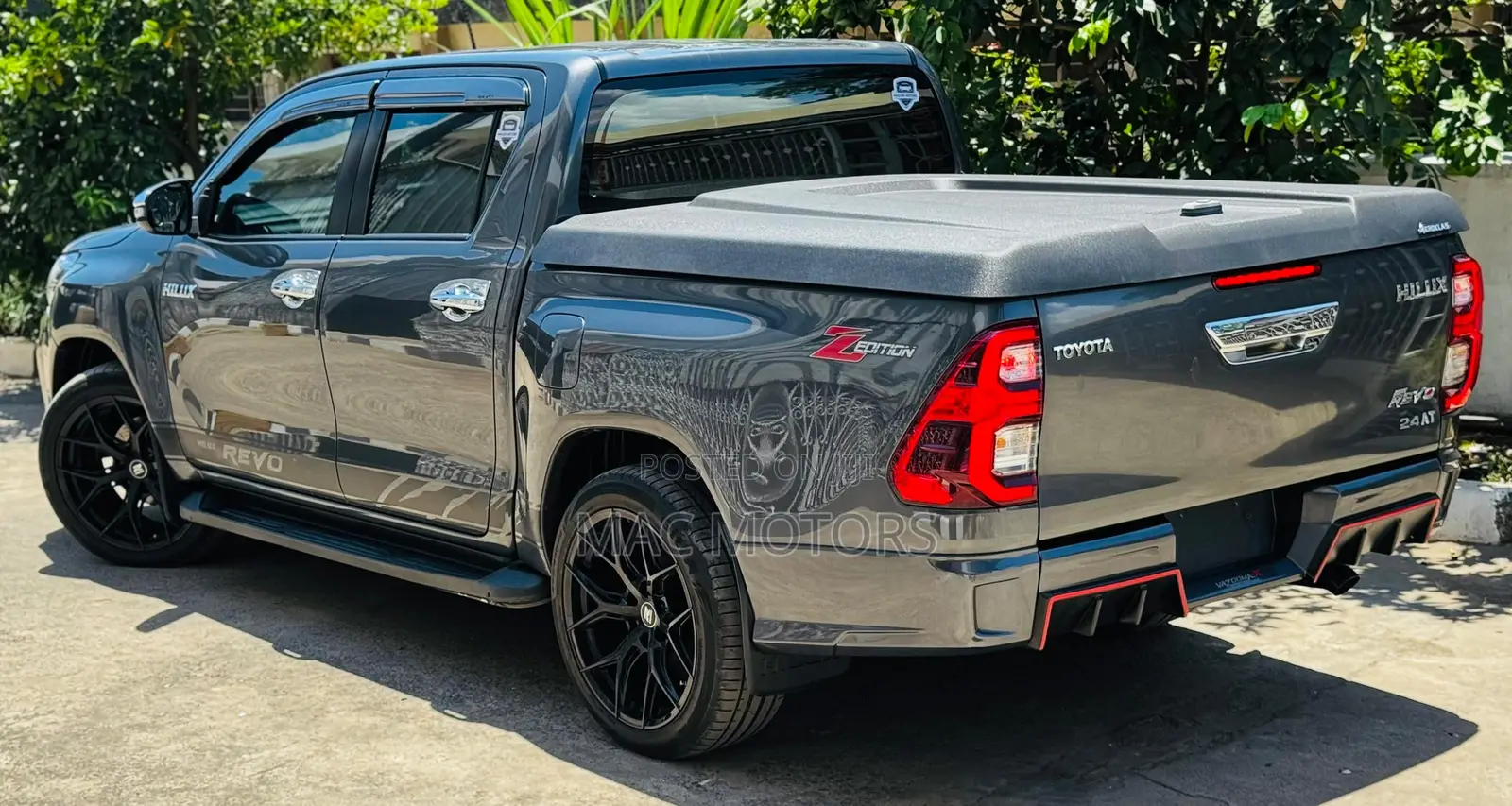 Toyota Hilux 2020 Gray