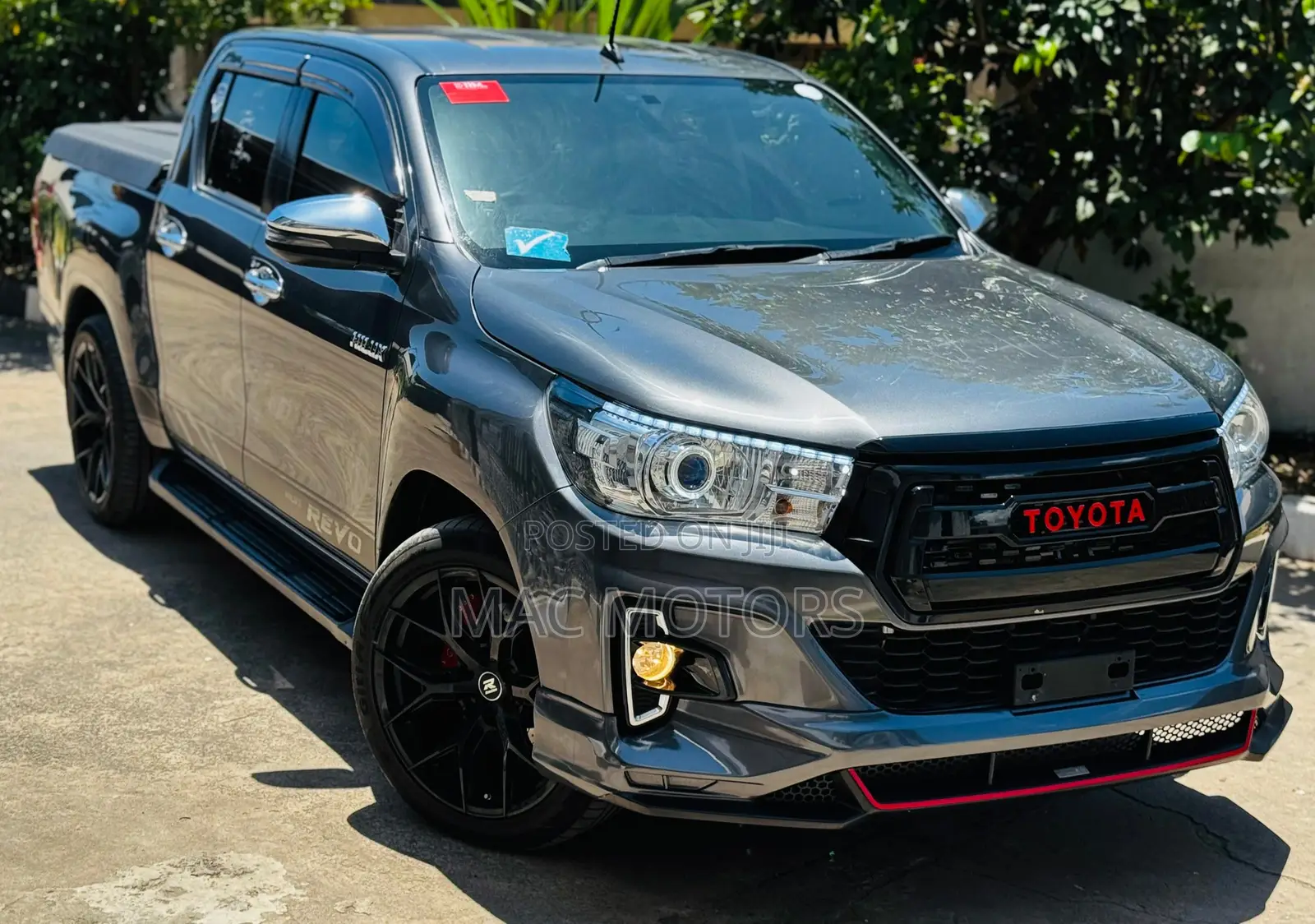 Toyota Hilux 2020 Gray