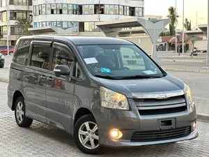 Toyota Noah 2008 Gray