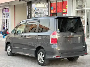 Toyota Noah 2008 Gray