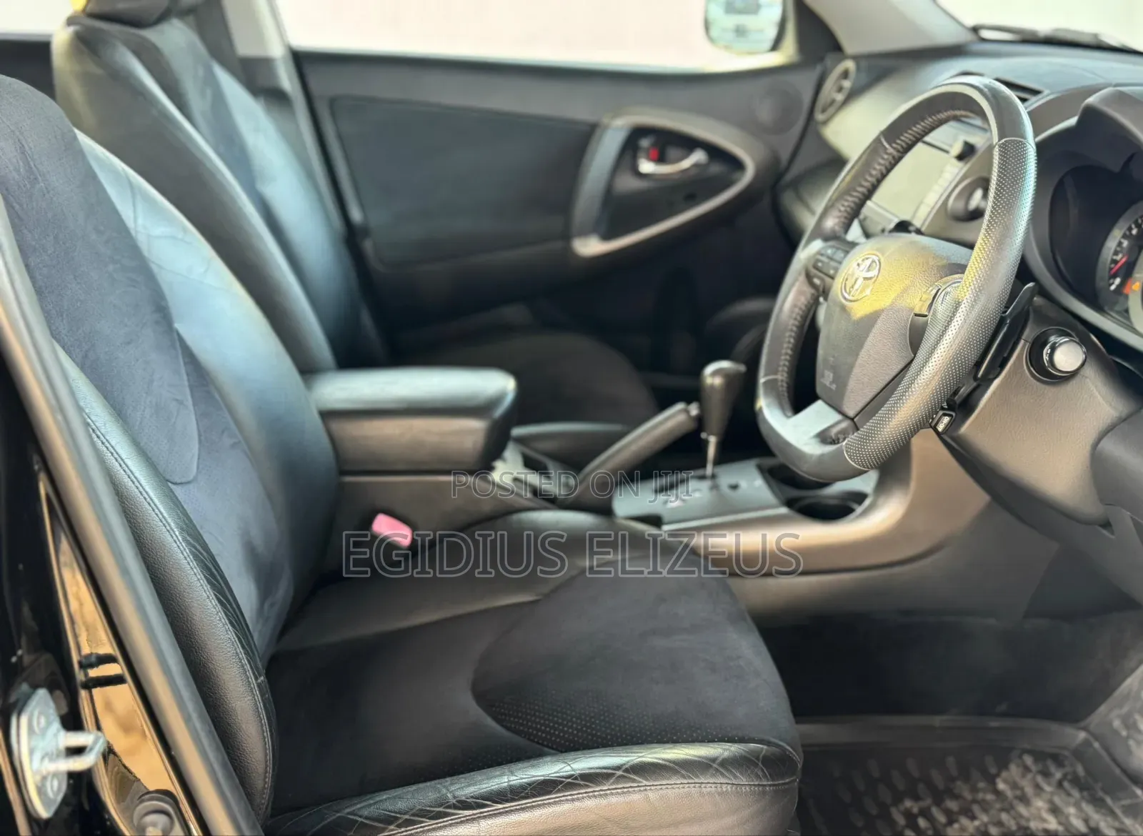 Toyota RAV4 2011 Black