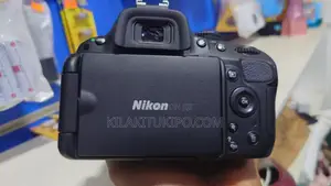 Nikon D5100 Camera With 18-55lens