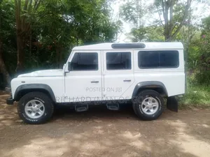 Land Rover Defender 2016 White