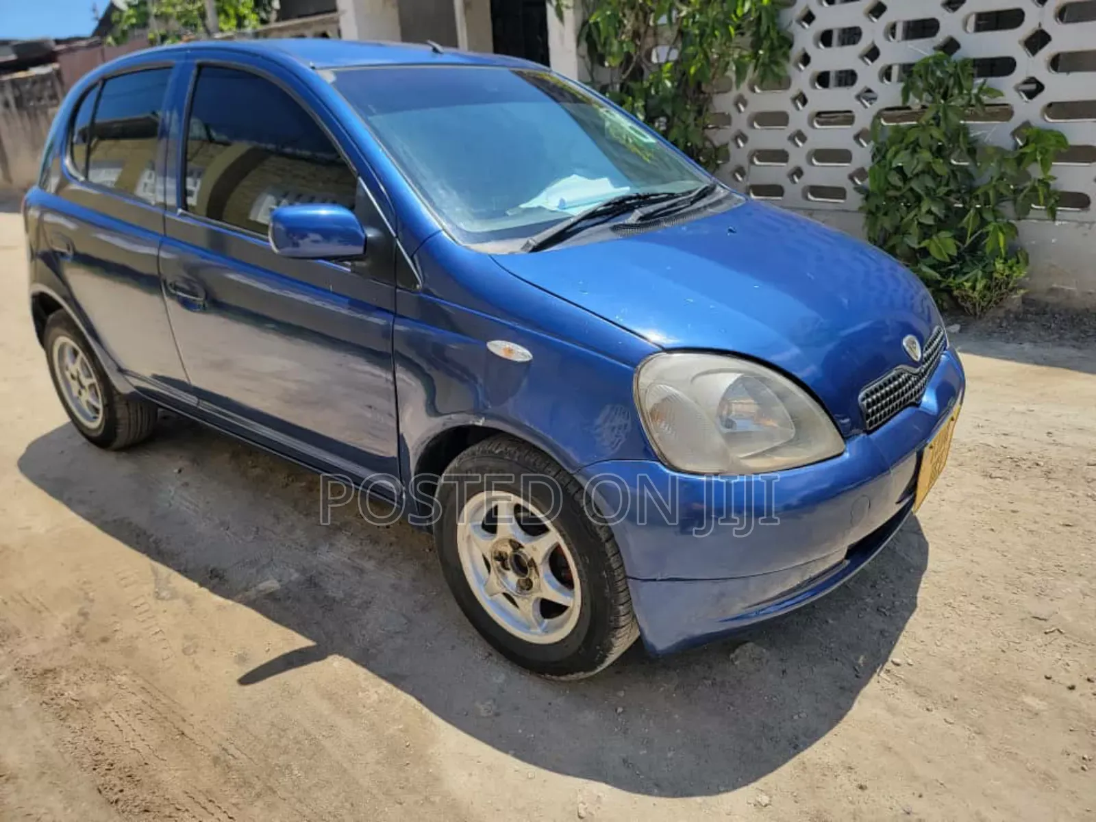 Toyota Vitz 2004 Blue