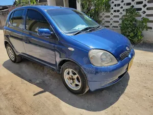 Toyota Vitz 2004 Blue