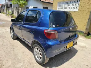 Toyota Vitz 2004 Blue