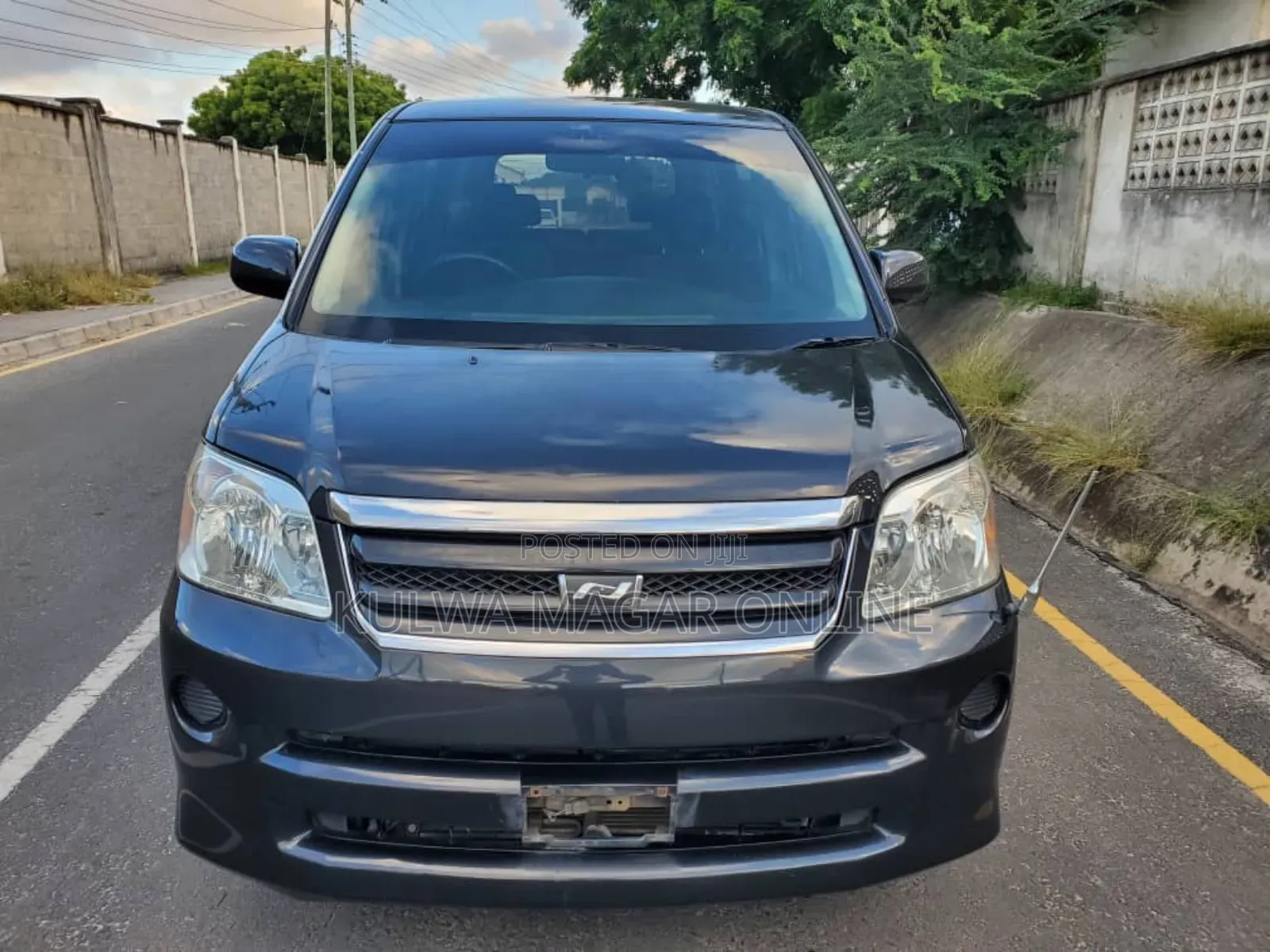 Toyota Noah 2007 Silver