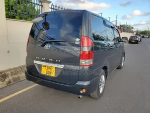Toyota Noah 2007 Silver