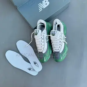 New Balance 1000 Sneakers “Mallard Green” Collection