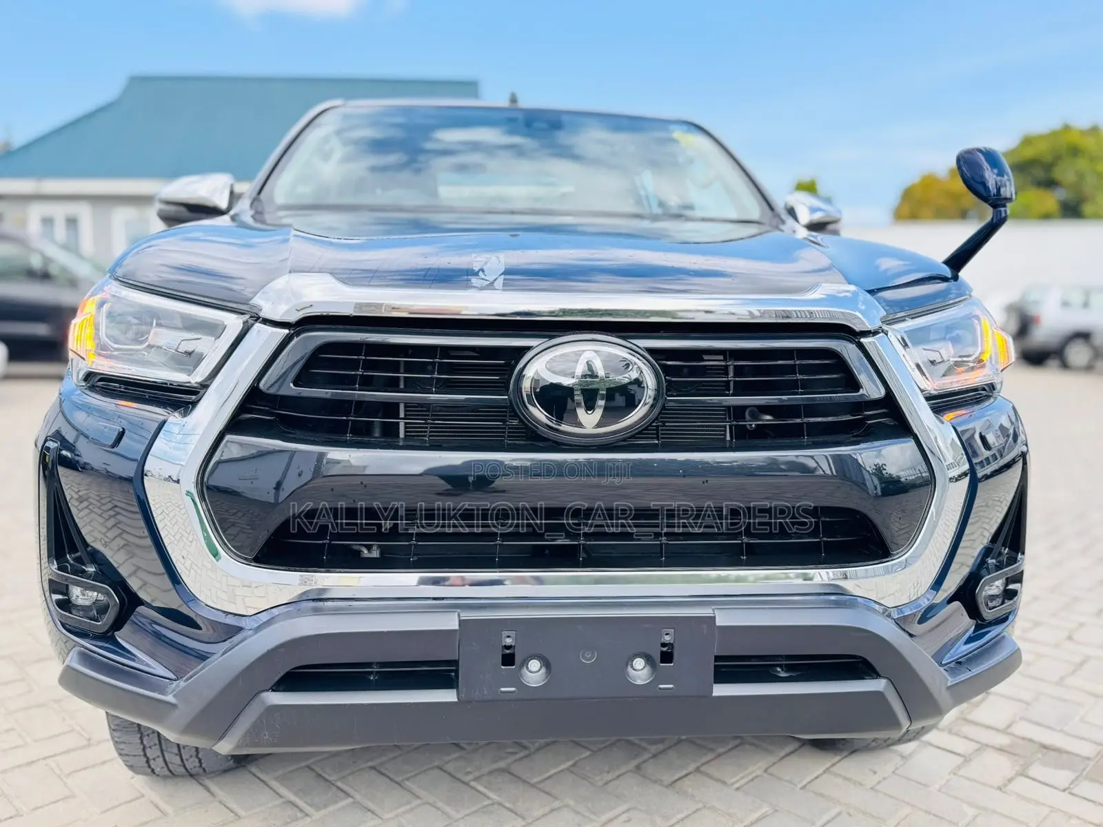 New Toyota Hilux 2021 Black