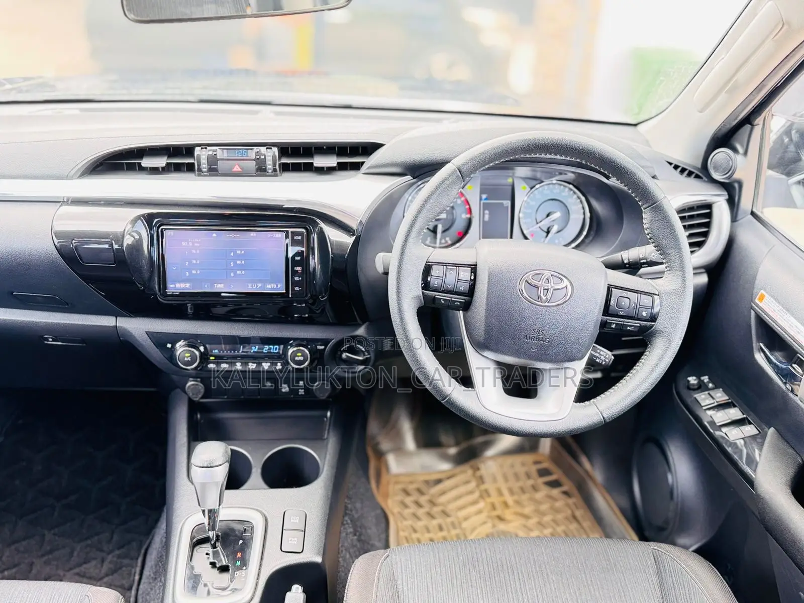 New Toyota Hilux 2021 Black