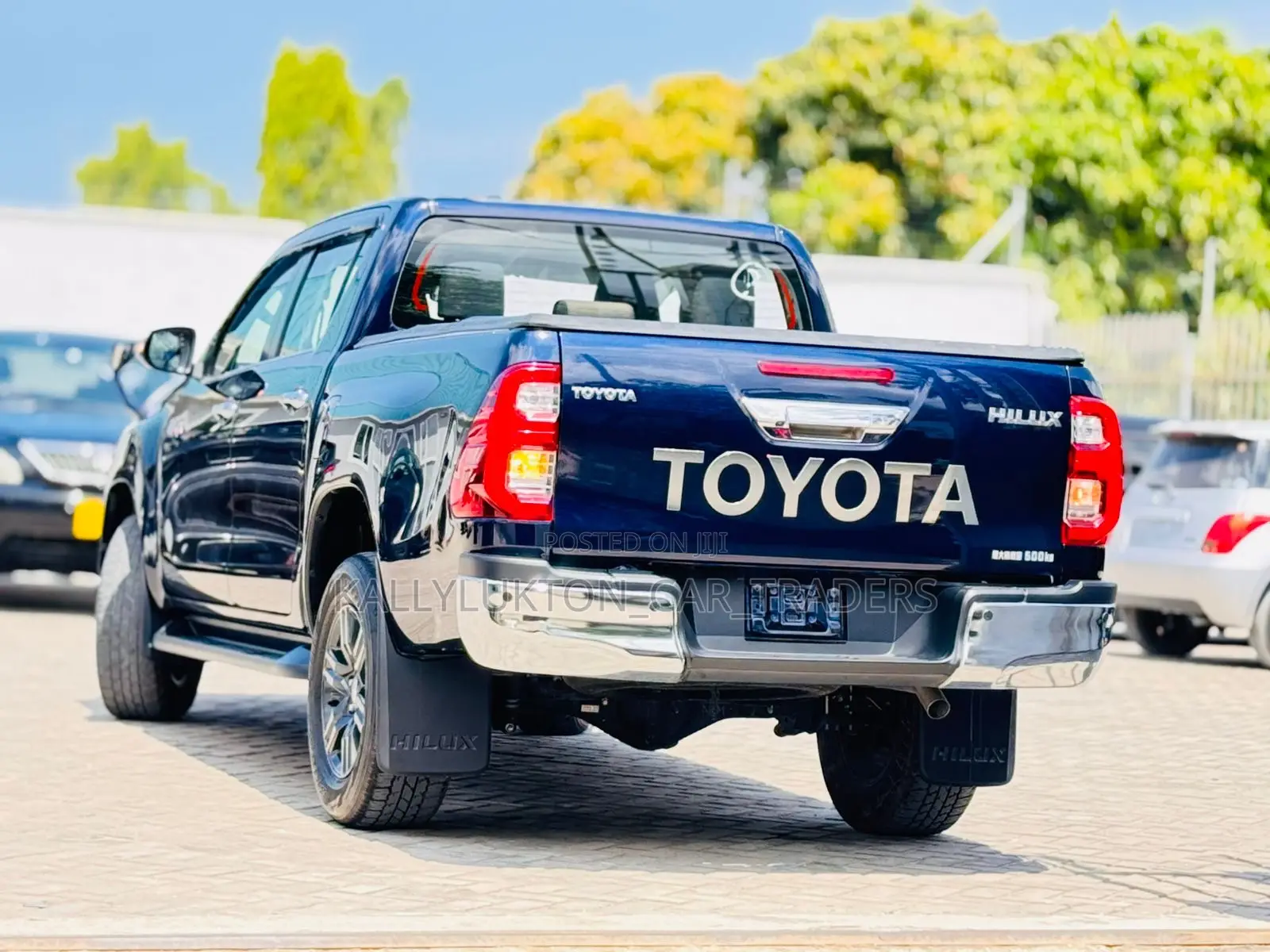 New Toyota Hilux 2021 Black